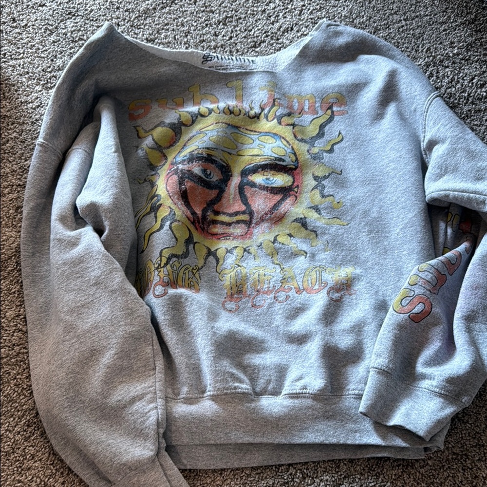 Gray sublime crewneck , cut neck